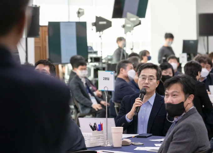 김동연 경기도지사가 'TED(Try, Energy, Dream) 정책오디션 - 기회경기 정책 챌린지"가 끝난 뒤 자신의 페이스북에 "기존 상식과 관성의 틀을 깨는 '유쾌한 반란'이 세상을 바꾼다"고 적었다. /사진=경기도