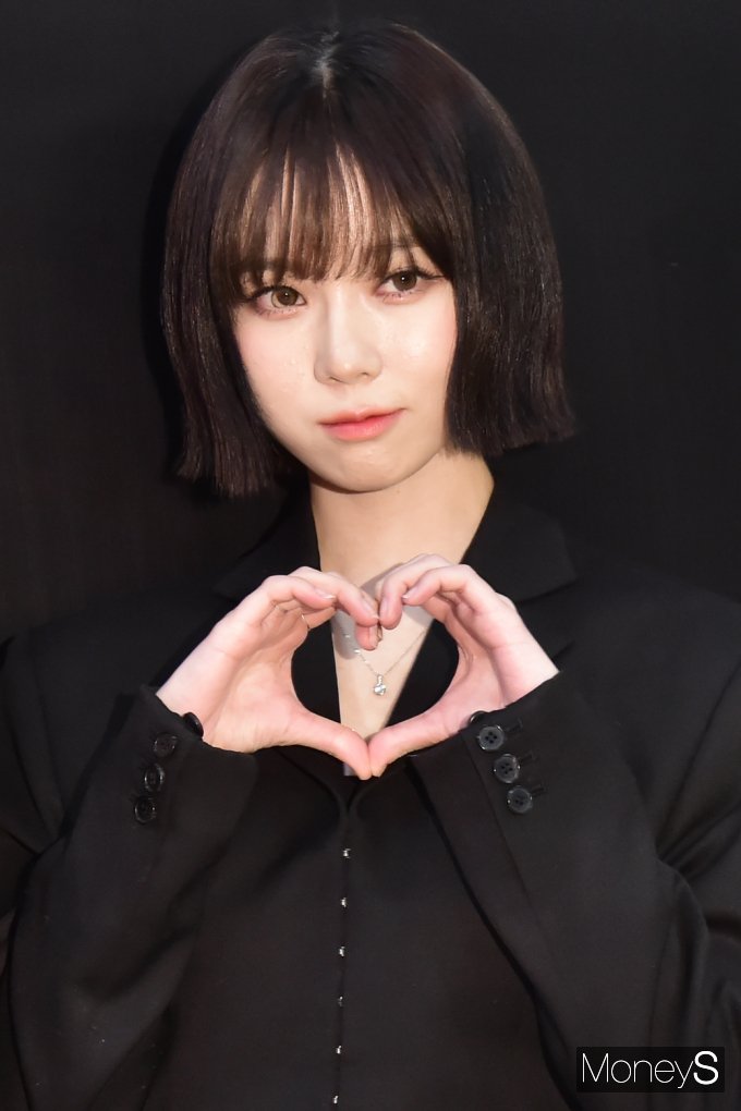 [머니S포토] 에스파 윈터, 두근두근 심쿵 아이컨택