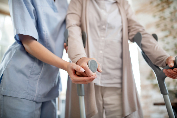 광주지법 형사8단독은 70대 치매 환자가 신종 코로나바이러스 감염증(코로나19) 코호트 격리 병동에서 추락해 숨진 사고와 관련해 업무상과실치사 혐의로 간호사 A씨(56)에게 벌금 400만원을 선고했다. 사진은 기사 내용과 무관한 자료사진. /사진=이미지투데이