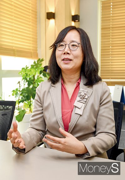 갤럭스는 카카오의 AI 연구 전문 자회사 카카오브레인과 전략적 파트너십을 체결하고 신약후보 물질을 발굴하는 새로운 AI 플랫폼을 공동개발 중이다. 석 대표가 갤럭스의 비전을 설명하고 있다. /사진=장동규 기자