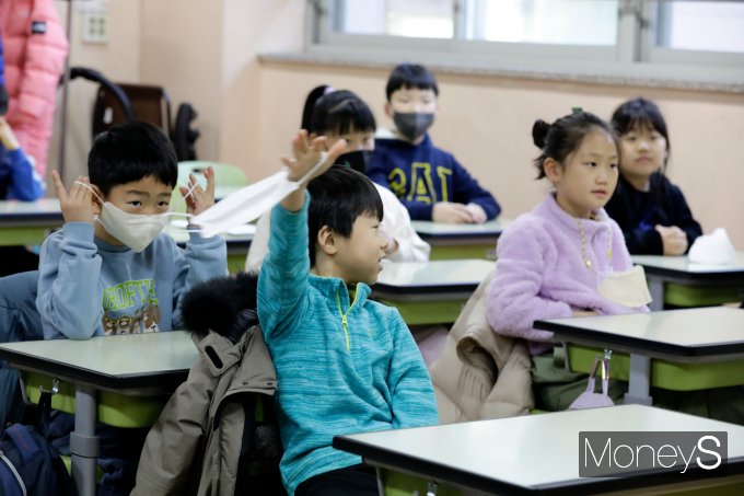 [머니S포토] '마스크 벗고 활짝'