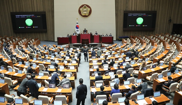 이상민 행정안전부 장관 파면과 윤석열 대통령의 사과, 독립적 조사기구 설치 요구 등을 담은 '이태원 참사 국정조사 결과 보고서'가 야당 단독으로 처리됐다. 사진은 30일 서울 여의도 국회에서 열린 본회의. /사진=뉴스1