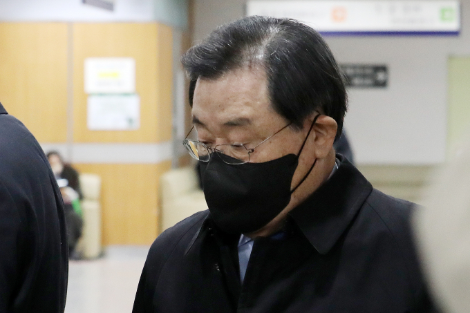 4·16 세월호 참사 특별조사위원회(1기 특조위)의 조사 활동을 방해한 혐의 등으로 기소된 박근혜 정부 고위인사 9명이 1심에서 모두 무죄를 선고받았다. 사진은 1일 서울 서초구 서울중앙지방법원에서 열린 1심 선고 공판에 출석한 이병기 전 청와대 비서실장. /사진=뉴시스