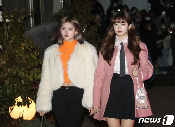 [사진] 아이브 가을·레이, 4세대 대표 걸그룹