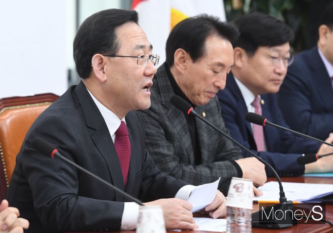 [머니S포토] 주호영 원내대표, 민주당 장외투쟁 관련 발언
