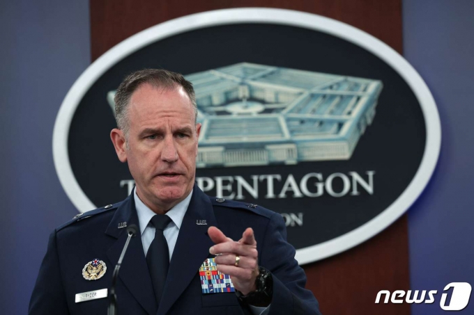 Ʈ ̴   뺯.  AFP=1  News1  ƯĿ