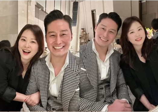 배우에서 사업가로 변신한 이필립의 근황이 공개돼 눈길을 끌고 있다. /사진=심진화 인스타그램