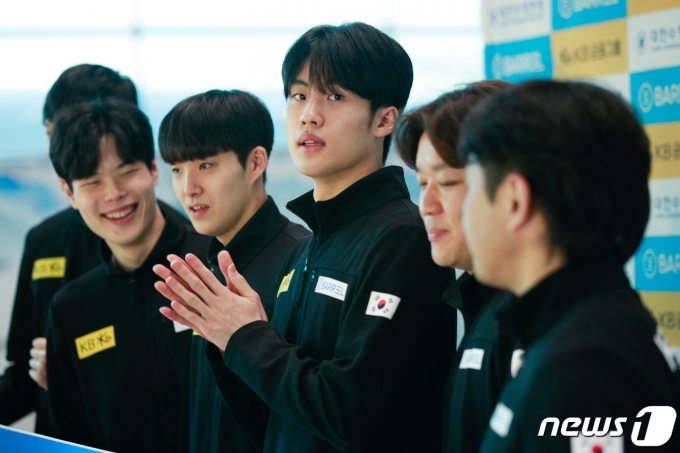 [사진] 황선우 '아시안게임 승리를 위해'