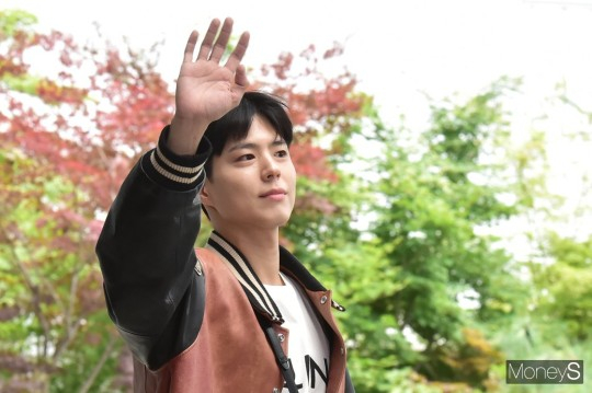배우 박보검의 학창시절 미담이 공개됐다. 사진은 박보검이 셀린느(CELINE) 남성 여름 2023 패션쇼에 참석 차 지난해 6월24일 서울 강서구 서울김포비즈니스항공센터(SGBAC)에서 프랑스 파리로 출국하는 모습. /사진=임한별 기자