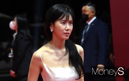 배우 공민정이 드라마 '천원짜리 변호사'에 남궁민의 추천 덕분에 캐스팅될 수 있었다고 고백했다. 사진은 지난해 10월 부산 해운대구 영화의 전당에서 열린 '제27회 부산국제영화제(BIFF)' 개막식 레드카펫 행사에 참석한 배우 공민정. /사진=장동규 기자