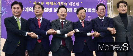 원희룡 국토부 장관이 9일 '노후계획도시 정비 및 지원에 관한 특별법'(1기 신도시 특별법)과 관련해 1기 신도시 지자체장들과 간담회를 가졌다./사진=임한별 기자