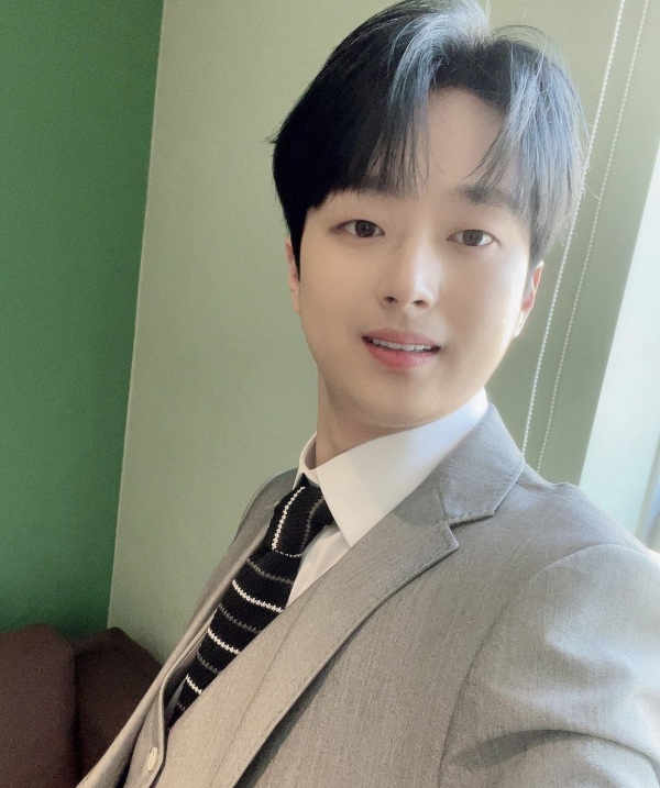 가수 이찬원이 '미스터 트롯'이후 성공했다고 느낀다며 가족과 지인에게 통크게 베푼 일화를 밝혔다. 사진은 이찬원. /사진=이찬원 인스타그램