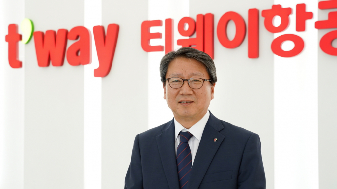 정홍근 티웨이항공 대표가 공격적인 경영 행보를 보이고 있지만 뚜렷한 실적 반등까지는 아직 갈 길이 멀어 보인다. /사진=티웨이항공