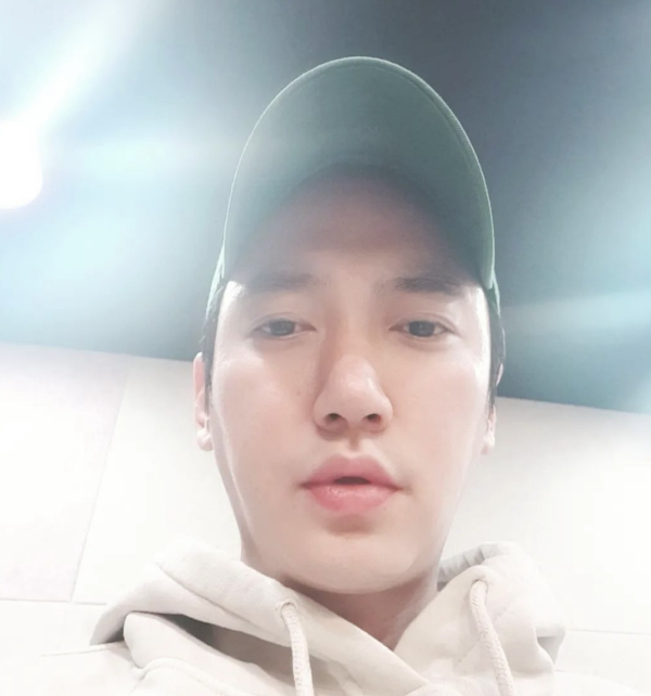 마약 투약 누명으로 곤욕을 치렀던 배우 이상보는 지난 11일 인스타그램을 통해 근황을 공개했다. 사진은 이상보가 이날 공개한 셀카 사진. /사진=이상보 인스타그램