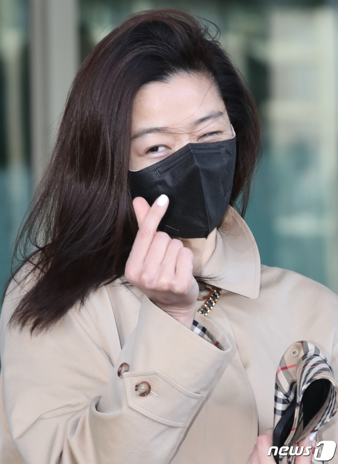 [사진] 전지현, 완전 리얼 민낯에 '청순 하트'