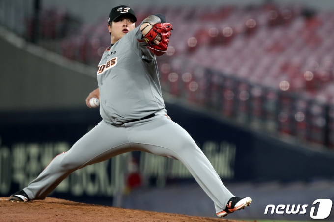 한화 시절 윤호솔의 모습. 2022.4.5/뉴스1 ⓒ News1 황희규 기자