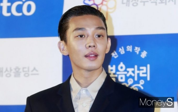  배우 유아인이 투약 했다고 의심되는 마약의 종류가 늘었다. 대마와 프로포폴에 이어 코카인과 케타민까지 검출된 것으로 알려지며 마약 4종의 투약이 의심되는 상황이다. 사진은 지난 2021년 11월 서울 영등포구 IFC몰 내 CGV 여의도에서 열린 제42회 청룡영화상 핸드프린팅 행사에 참석한 배우 유아인. /사진=임한별 기자