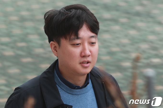 이준석 전 국민의힘 대표가 12일 서울 여의도 한 식당에서 열린 친이준석계 천하람 당대표 후보, 김용태, 허은아 최고위원 후보, 이기인 청년최고위원 후보의 오찬 기자간담회에 참석하고 있다. (공동취재) 2023.2.12/뉴스1 ⓒ News1 유승관 기자