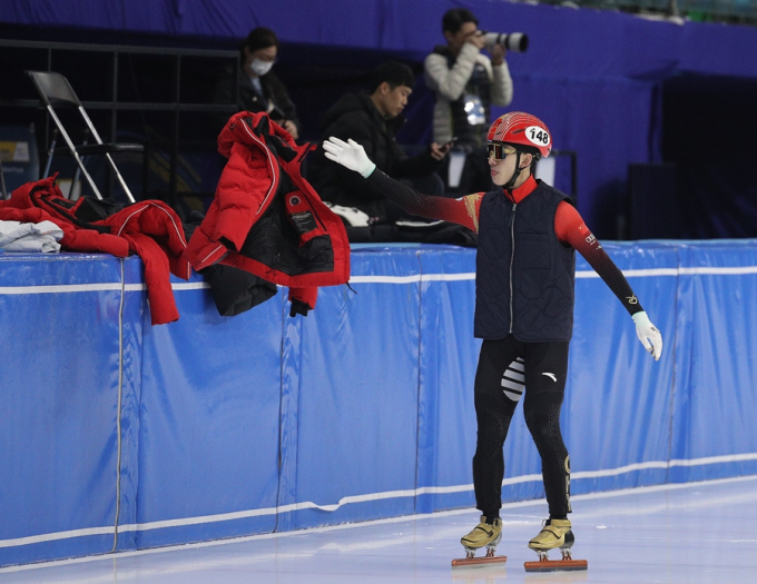 중국으로 귀화한 린샤오쥔(한국명 임효준)이 2023 국제빙상경기연맹(ISU) 쇼트트랙 세계선수권대회 남자 500m 예선 3조에서 1위를 차지했다. 사진은 지난 9일 서울 양천구 목동아이스링크에서 훈련 중인 린샤오쥔. /사진=뉴스1