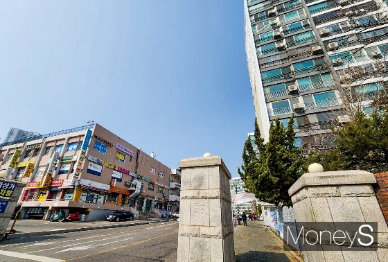 [정비록] 재건축 '본궤도' 은마, 분담금 이어 상가 보상 '암초'