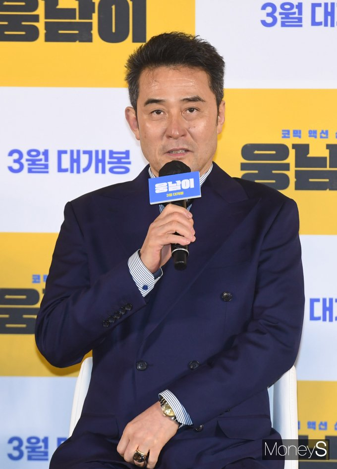 배우 최민수가 과거 가수 이상민의 이혼 기자회견에 참석했던 일을 회상했다. 사진은 지난달 13일 서울 용산구 CGV용산아이파크몰에서 열린 영화 '웅남이' 제작보고회에 참석한 최민수. /사진=장동규 기자