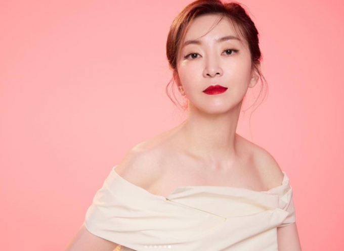 생방송 중 욕설을 한 정윤정 쇼호스트가 이번엔 해당 사건을 두고 네티즌과 설전을 벌였다. /사진=쇼호스트 정윤정 인스타그램