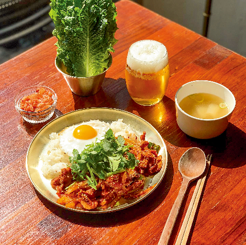 제육원소에서 맛볼 수 있는 메뉴. /사진=다이어리알