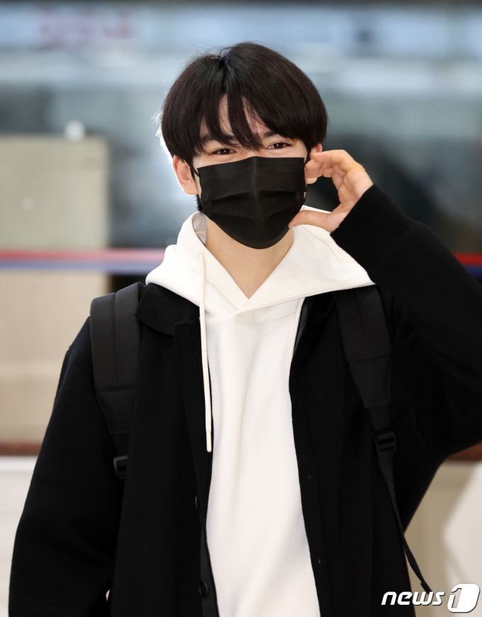 [사진] 차준환 '하트 포즈'
