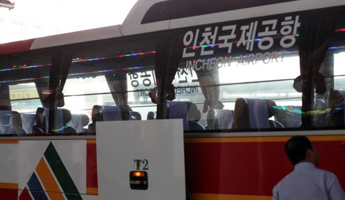 인천공항공사가 버스운송사와 협의해 인천공항 심야공항버스 운행을 재개했다. /사진=뉴스1