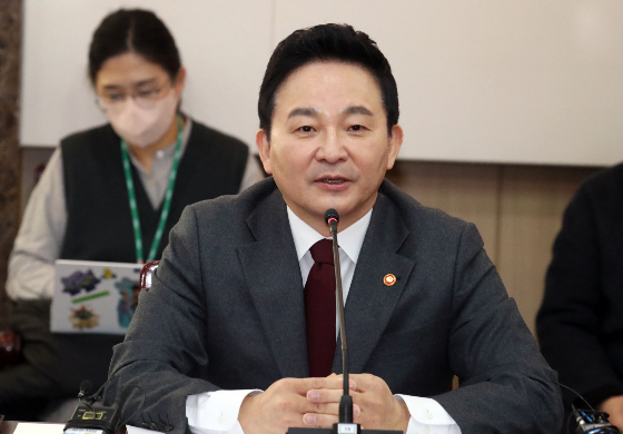 원희룡 국토부 자오간이 21일 고양 일산신도시를 방문해 현장점검을 진행한ㄷ.ㅏ 사진은 원희룡 국토교통부 장관이 지난달 9일 서울 종로구 세종대로 정부서울청사에서 열린 '1기 신도시 노후계획도시 정비 및 지원에 관한 특별법' 관련 자치단체장 간담회에서 모두 발언을 하고 있다. /사진=뉴스1