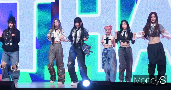 [머니S포토] 엔믹스 '중독성 강한 멜로디'