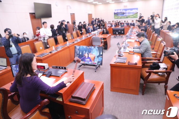 13일 서울 여의도 국회에서 외교통일위원회 전체회의가 여당 의원 불참 속에서 열리고 있다. 2023.3.13/뉴스1 ⓒ News1 허경 기자