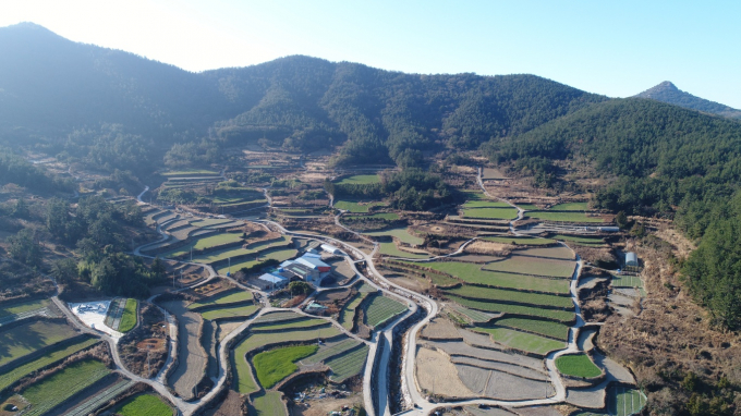 완도군은 농림축산식품부가 주관하는 2023년 농촌공간정비사업 공모에 선정돼 총 사업비 50억 원을 확보했다. '청산도 구들장 논'/완도군