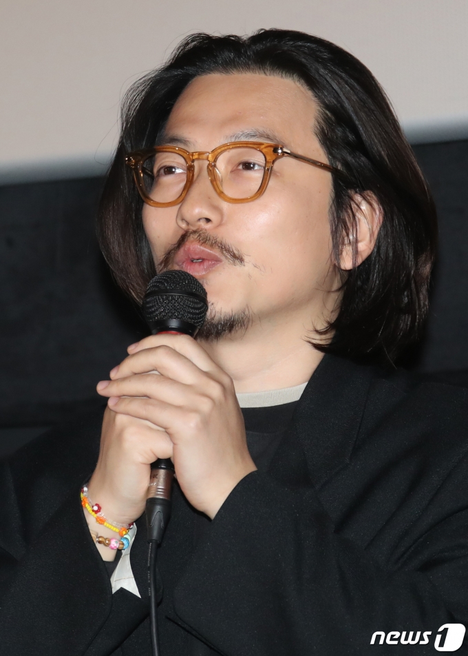 [사진] 이동휘, 팬들 환호에 울컥