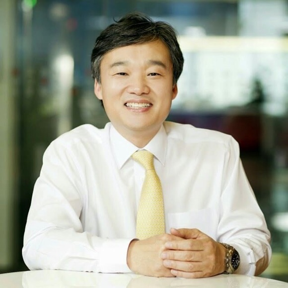 KT 차기 대표 후보로 내정된 윤경림 사장(그룹 트랜스포메이션부문장)이 '후보직 사퇴' 의사를 밝힌 것으로 23일 전해졌다. /사진=KT