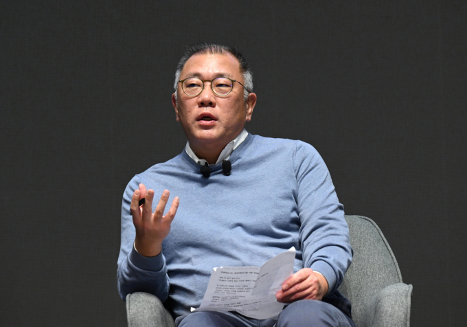 정의선 현대차그룹 회장이 에릭 토히르 인도네시아 공기업부 장관과 만나 전기차 생태계 구축을 위해 머리를 맞댔다. /사진=현대차그룹