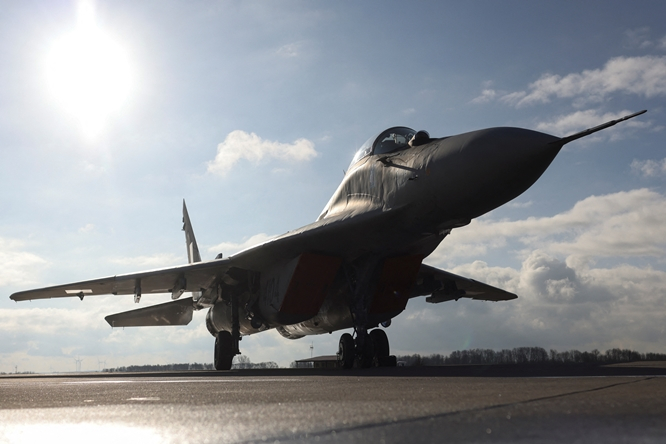 지난 23일(현지시각) 슬로바키아 정부가 우크라이나에 미그-29(MIG-29) 전투기 4대를 전달했다고 공식 발표했다. 사진은 MIG-29 . /사진=로이터