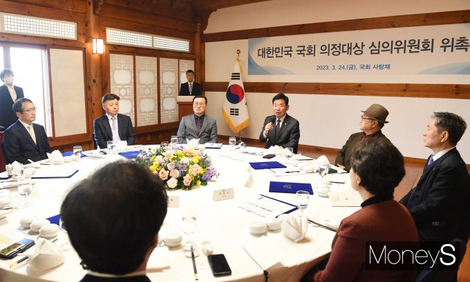 [머니S포토] 대한민국 국회 의정대상 심의위원회 위촉식