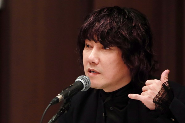 가수 김장훈이 동안 비결을 밝혔다. 사진은 지난 2015년 서울 중구 프레스센터에서 독도 문제와 관련해 간담회를 가진 가수 김장훈. /사진=뉴스1