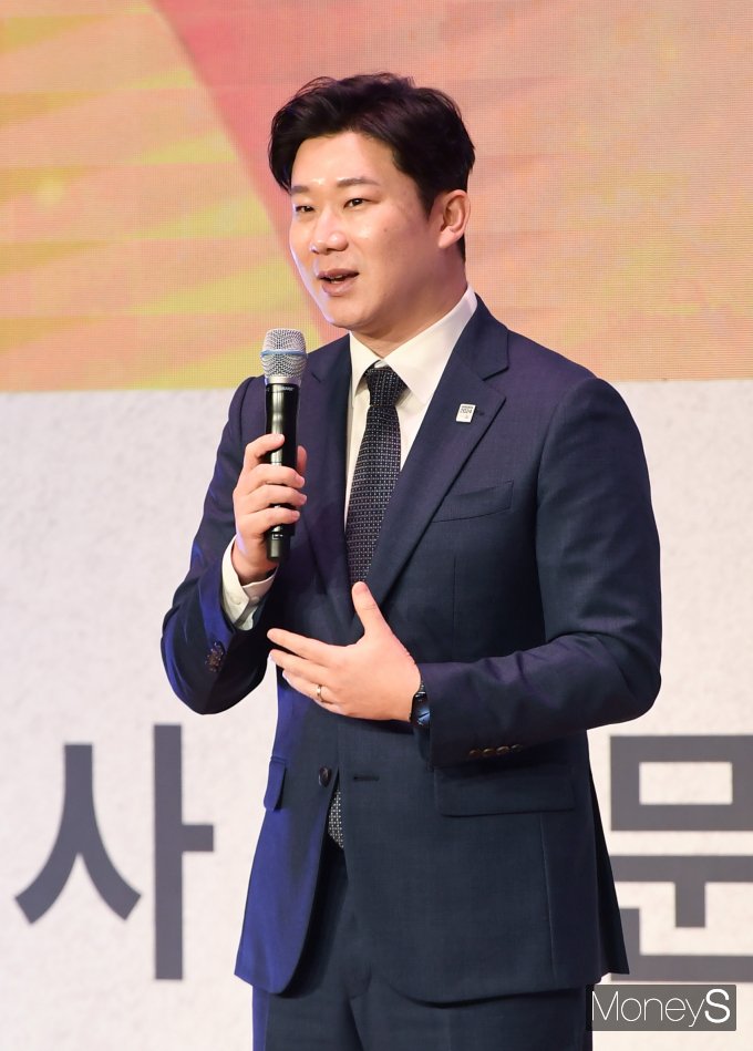 [머니S포토] 인사말 하는 진종오 공동조직위원장