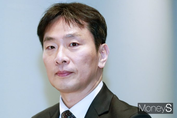 이복현 금융감독원장이 23일 서울 중구 을지로 하나은행 본점에서 열린 금감원, 상생금융 확대를 위한 금융소비자 및 전문가 현장 간담회에 참석했다. /사진=임한별 기자
