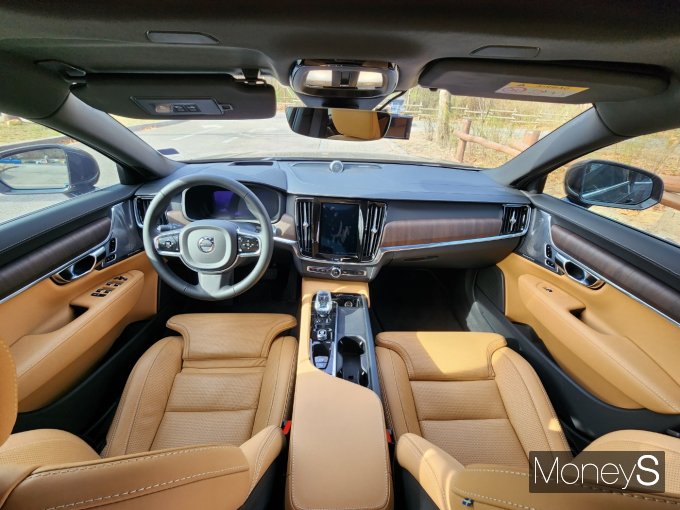 볼보자동차의 대형세단 S90 B6 AWD /사진=박찬규 기자