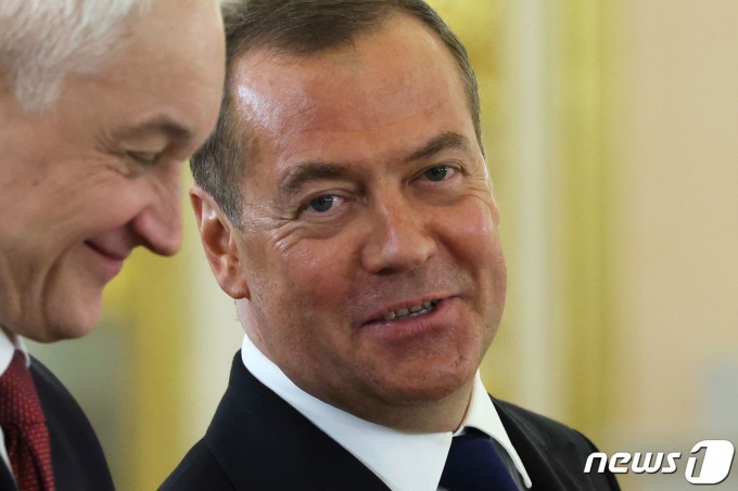 Ʈ ޵庣 þ Ⱥȸ  21(ð) ũ ũ ÿ  ̸ Ǫƾ ɰ  ߱ ּ  ȸ㿡  ϰ ִ.  AFP=1  News1 쵿 