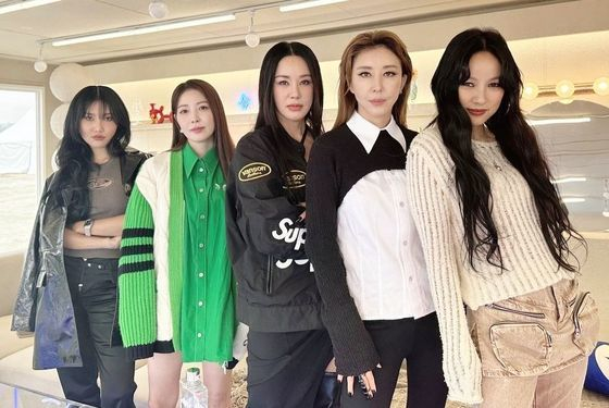 가수 김완선, 엄정화, 이효리, 보아, 화사가 뭉쳤다. /사진=엄정화 인스타그램