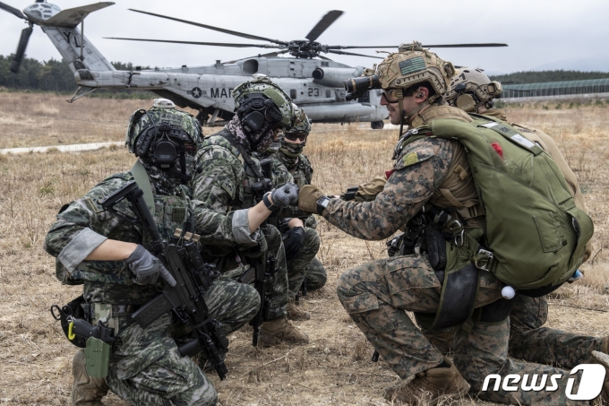 한미 해병대 수색팀. (해병대사령부 제공) 2023.3.23/뉴스1