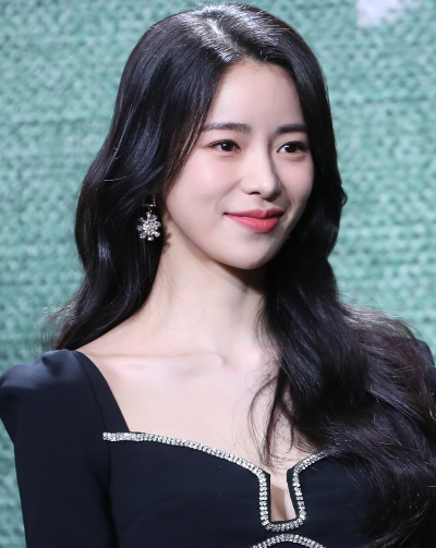 스켈레톤 올림픽 금메달리스트인 윤성빈이 이상형으로 배우 임지연을 꼽았다. 배우 임지연이 20일 서울 종로구 JW 메리어트 동대문 스퀘어 서울에서 열린 넷플릭스 드라마 '더 글로리' 제작발표회에서 포즈를 취하고 있다. /사진=뉴스1