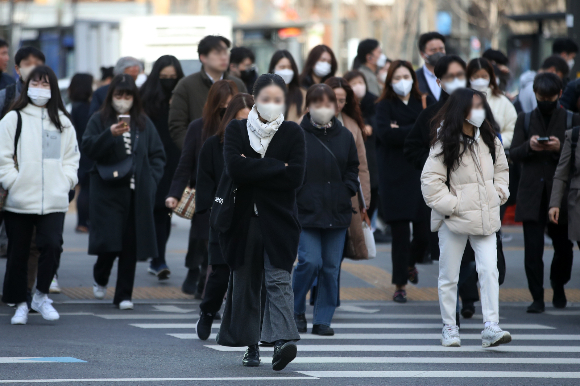 27일은 전국이 대체로 맑지만 내륙과 산지는 기온이 0도 내외로 떨어진다. /사진=뉴스1