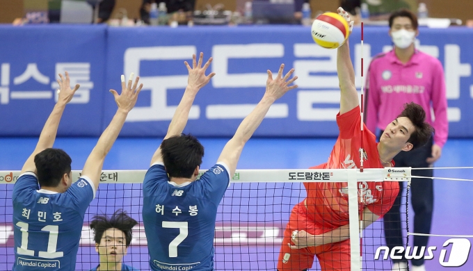 26일 수원실내체육관에서 열린 프로배구 남자부 V리그 PO 2차전 한국전력과 현대캐피탈의 경기에서 한국전력 임성진이 공격을 하고 있다. (힌국전력 배구단 제공) 2023.3.26/뉴스1 ⓒ News1 장수영 기자