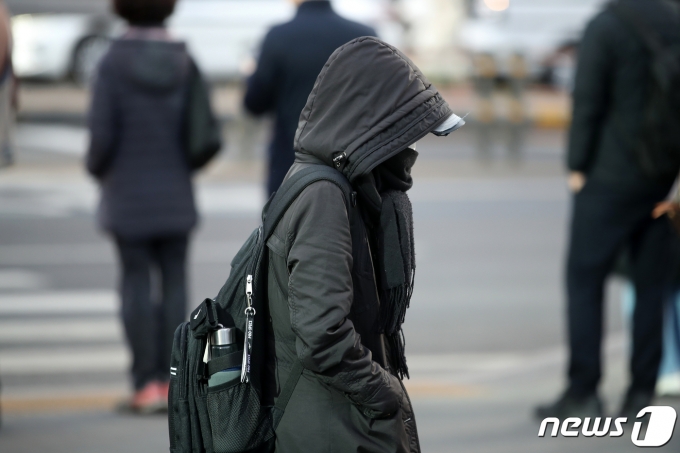 27일 월요일은 한파주의보가 발표된 경기· 강원 등 내륙을 중심으로 전국 대부분의 지역이 0도 내외로 춥겠다.  2023.3.16/뉴스1 ⓒ News1 이승배 기자