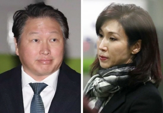 최태원 SK그룹 회장(왼쪽)과 노소영 아트센터 나비 관장. / 사진=뉴시스 